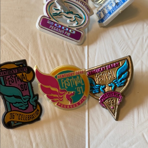 15 Derby pins - Picture 2 of 5